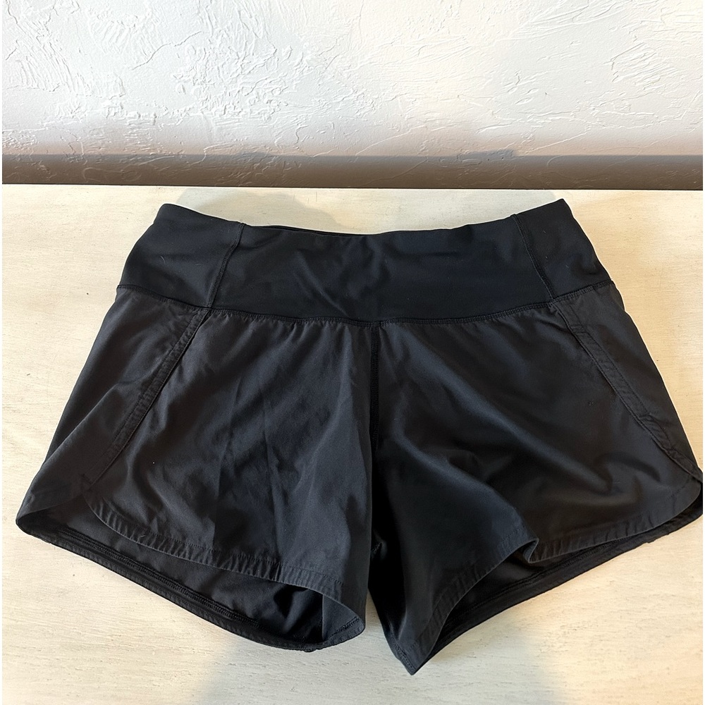 Lululemon Speed Up Shorts - size 6